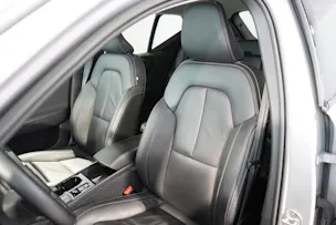 VOLVO XC40 1.5 T5 PiH Ultimate Dark