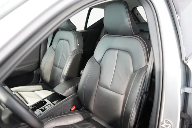 VOLVO XC40 1.5 T5 PiH Ultimate Dark