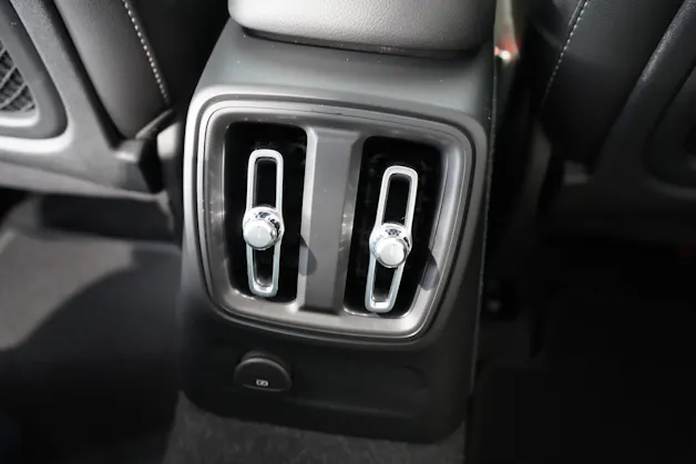 VOLVO XC40 1.5 T5 PiH Ultimate Dark