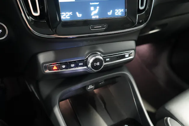 VOLVO XC40 1.5 T5 PiH Ultimate Dark