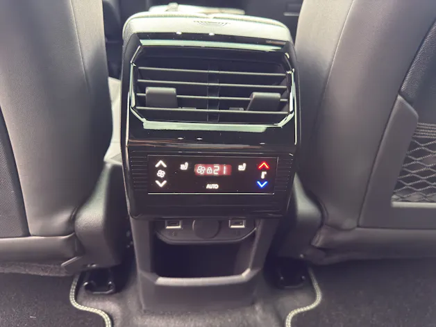 PEUGEOT 5008 1.6 PHEV 225 GT Exclusive