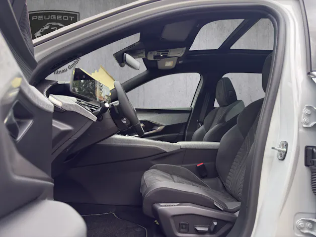 PEUGEOT 5008 1.6 PHEV 225 GT Exclusive