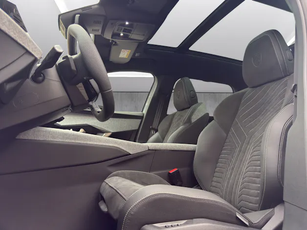 PEUGEOT 5008 1.6 PHEV 225 GT Exclusive