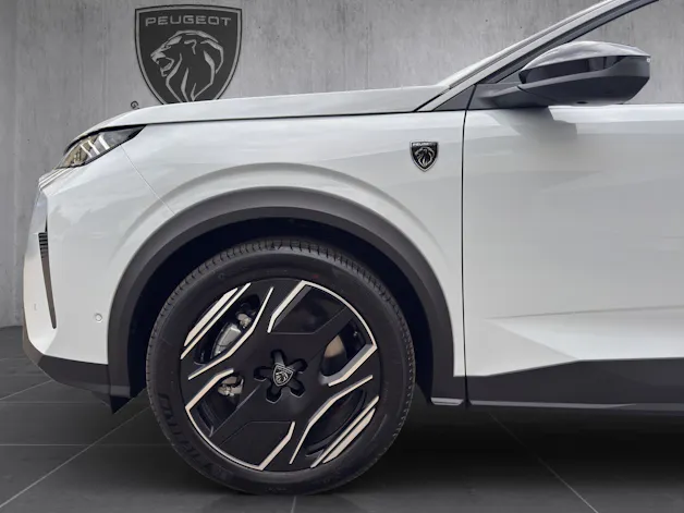 PEUGEOT 5008 1.6 PHEV 225 GT Exclusive