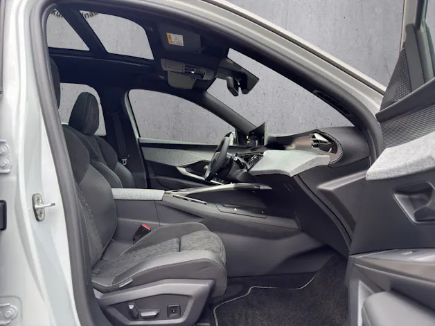 PEUGEOT 5008 1.6 PHEV 225 GT Exclusive