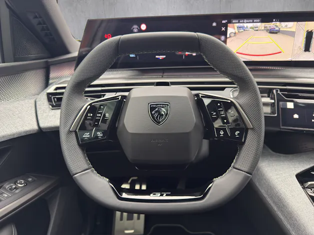 PEUGEOT 5008 1.6 PHEV 225 GT Exclusive