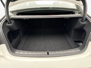 https://vehicle.imgix.net/4439576/3673c400-0f0b-433c-a068-9ddcd5c16699.jpg