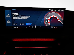 https://vehicle.imgix.net/4439576/4454f953-fa12-40ca-9b06-31383cf5e6af.jpg