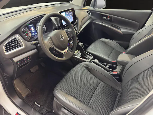 Suzuki S-Cross 1.5 Piz Sulai Top Hybrid 4x4