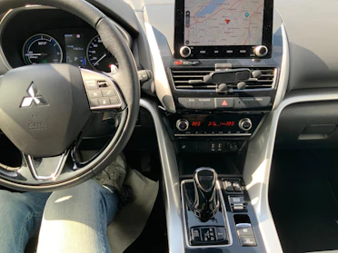 MITSUBISHI ECLIPSE CROSS 11
