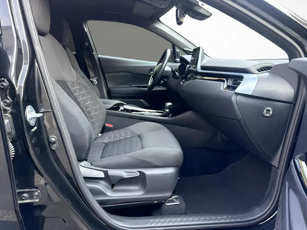 Toyota C-HR 2.0 VVTi HSD Trend
