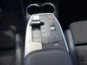 BMW X2 20d xDrive paddles