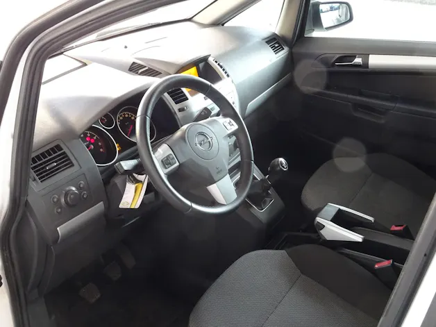 OPEL Zafira 2.2i 16V Enjoy