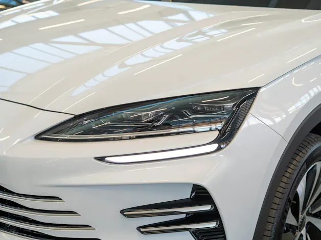 BYD Seal U DM-i Design AWD / Panorama / Head-Up Display / 360 Kamera