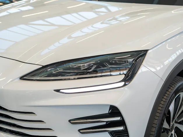BYD Seal U DM-i Design AWD / Panorama / Head-Up Display / 360 Kamera