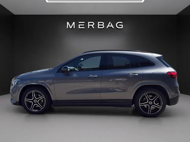 MERCEDES-BENZ GLA 220d 4Matic 8G-DCT