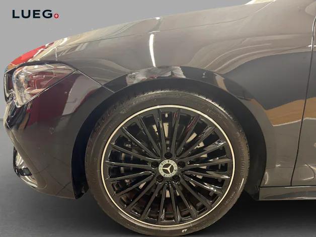 MERCEDES-BENZ CLA 200 - AMG / DISTRONIC / 360 Grad Kamera / Night-Paket