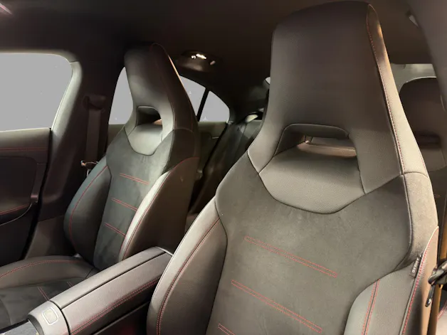 MERCEDES-BENZ CLA 200 - AMG / DISTRONIC / 360 Grad Kamera / Night-Paket