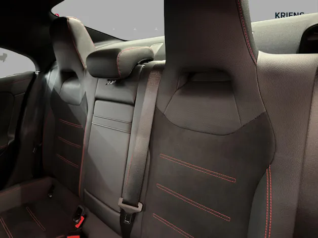 MERCEDES-BENZ CLA 200 - AMG / DISTRONIC / 360 Grad Kamera / Night-Paket
