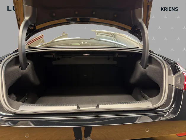 MERCEDES-BENZ CLA 200 - AMG / DISTRONIC / 360 Grad Kamera / Night-Paket