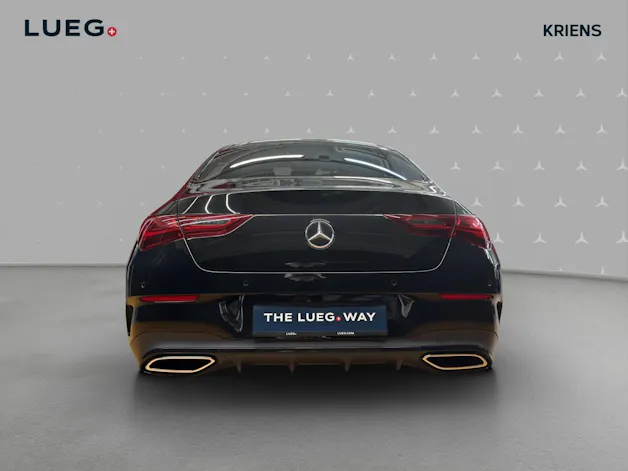 MERCEDES-BENZ CLA 200 - AMG / DISTRONIC / 360 Grad Kamera / Night-Paket