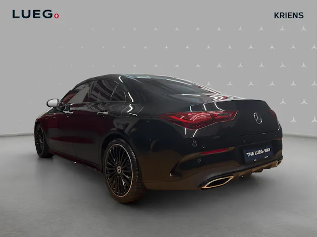 MERCEDES-BENZ CLA 200 - AMG / DISTRONIC / 360 Grad Kamera / Night-Paket