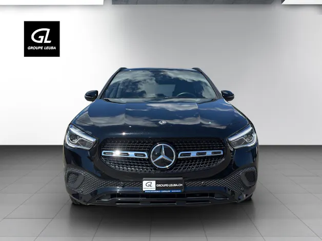 MERCEDES-BENZ GLA 200 Progressive