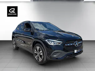 MERCEDES-BENZ GLA 200 Progressive