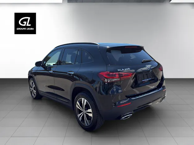 MERCEDES-BENZ GLA 200 Progressive