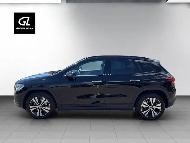 MERCEDES-BENZ GLA 200 Progressive