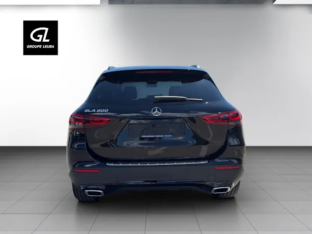 MERCEDES-BENZ GLA 200 Progressive
