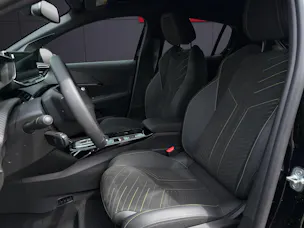 PEUGEOT 208 1.2 MHEV GT Exclusive