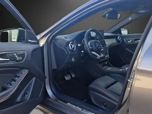 MERCEDES-BENZ GLA 250 AMG Line 4Matic