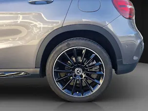 MERCEDES-BENZ GLA 250 AMG Line 4Matic