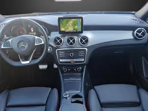 MERCEDES-BENZ GLA 250 AMG Line 4Matic