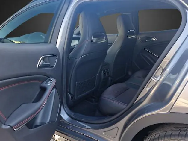 MERCEDES-BENZ GLA 250 AMG Line 4Matic