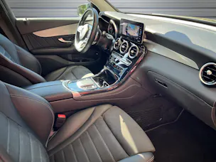 MERCEDES-BENZ GLC 300 AMG Line 4Matic 9G-Tronic