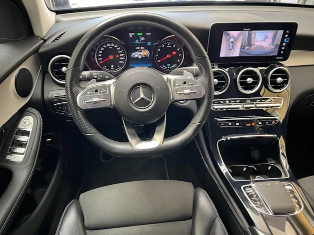 MERCEDES-BENZ GLC 300 AMG Line 4Matic 9G-Tronic