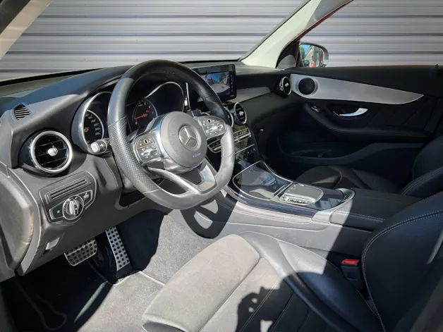 MERCEDES-BENZ GLC 300 AMG Line 4Matic 9G-Tronic