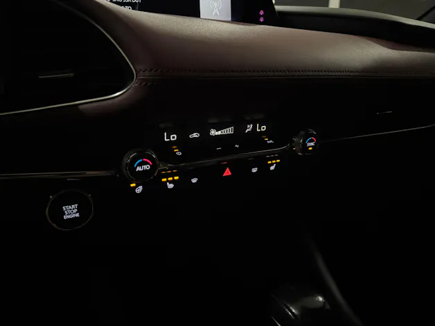 MAZDA 3 Hatchback SKYACTIV-X M Hybrid 180 Ambition Plus AWD | AHK |
