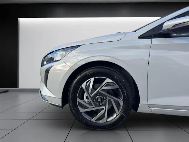 HYUNDAI i20 1.0 T-GDi Amplia DCT