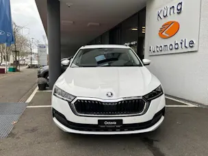 SKODA Octavia Combi 2.0 TDI DSG Selection