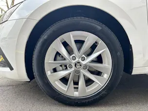 SKODA Octavia Combi 2.0 TDI DSG Selection