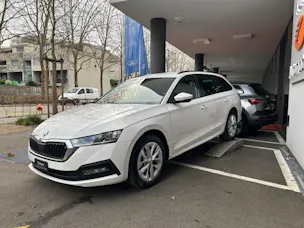 SKODA Octavia Combi 2.0 TDI DSG Selection