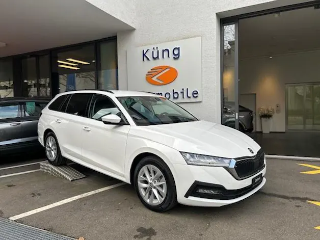 SKODA Octavia Combi 2.0 TDI DSG Selection