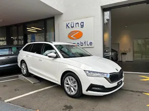 SKODA Octavia Combi 2.0 TDI DSG Selection