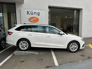 SKODA Octavia Combi 2.0 TDI DSG Selection