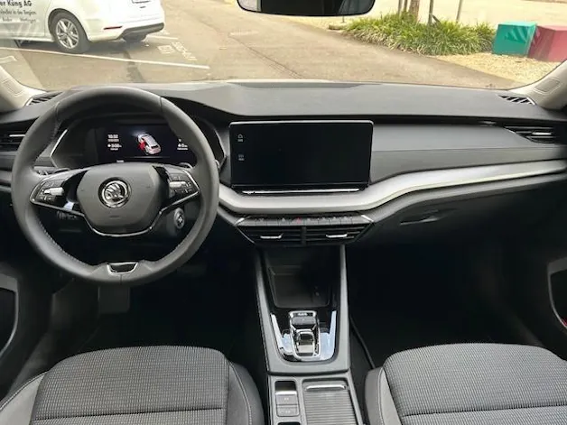 SKODA Octavia Combi 2.0 TDI DSG Selection