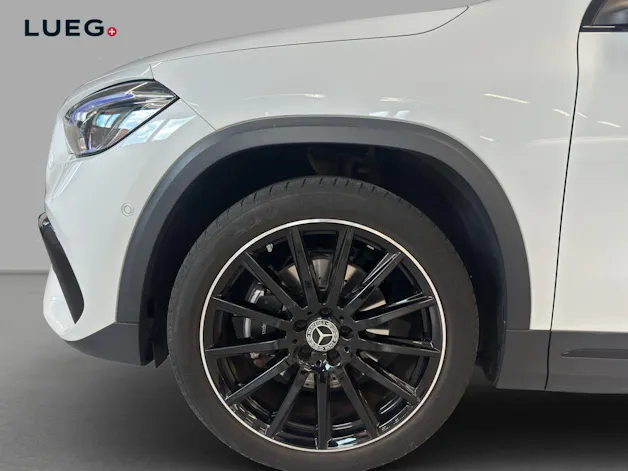 MERCEDES-BENZ GLA 250e AMG Line 8G-DCT
