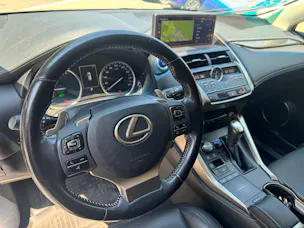 Lexus NX 300h Comfort E-Four Automatic